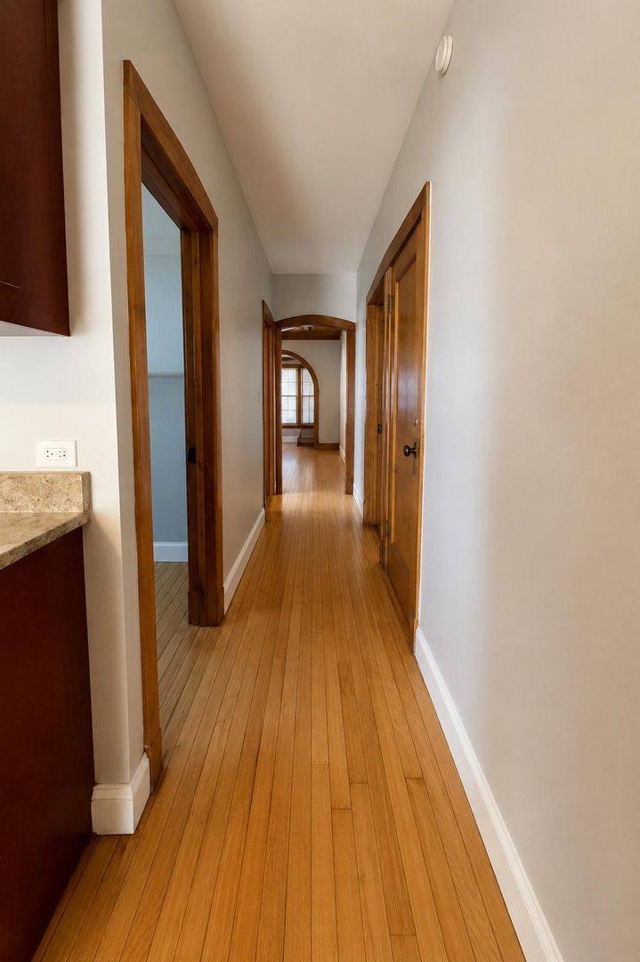 Apartment for rent at 1900 S Highland Ave #1F, Berwyn, IL 60402