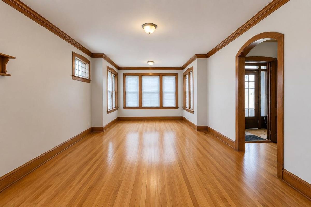Apartment for rent at 1900 S Highland Ave #1F, Berwyn, IL 60402