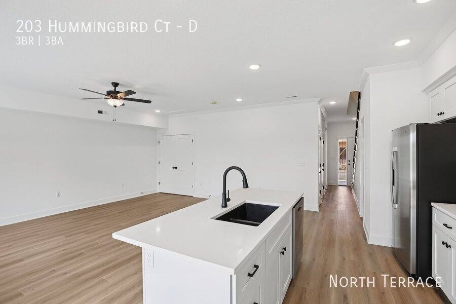 Townhouse for rent at 203 Hummingbird Court #D, Smithville, MO 64089