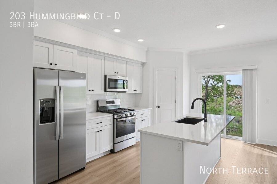Townhouse for rent at 203 Hummingbird Court #D, Smithville, MO 64089