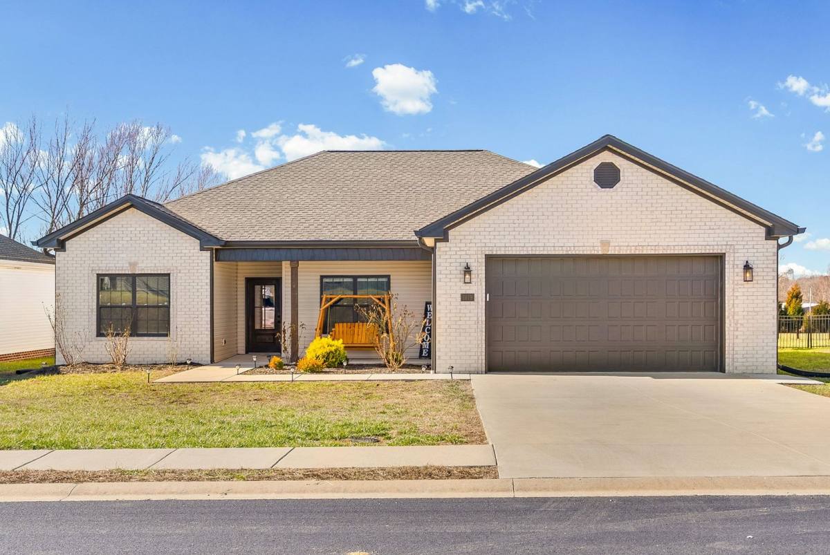 House for rent at 1819 Lexington Ave, Hopkinsville, KY 42240