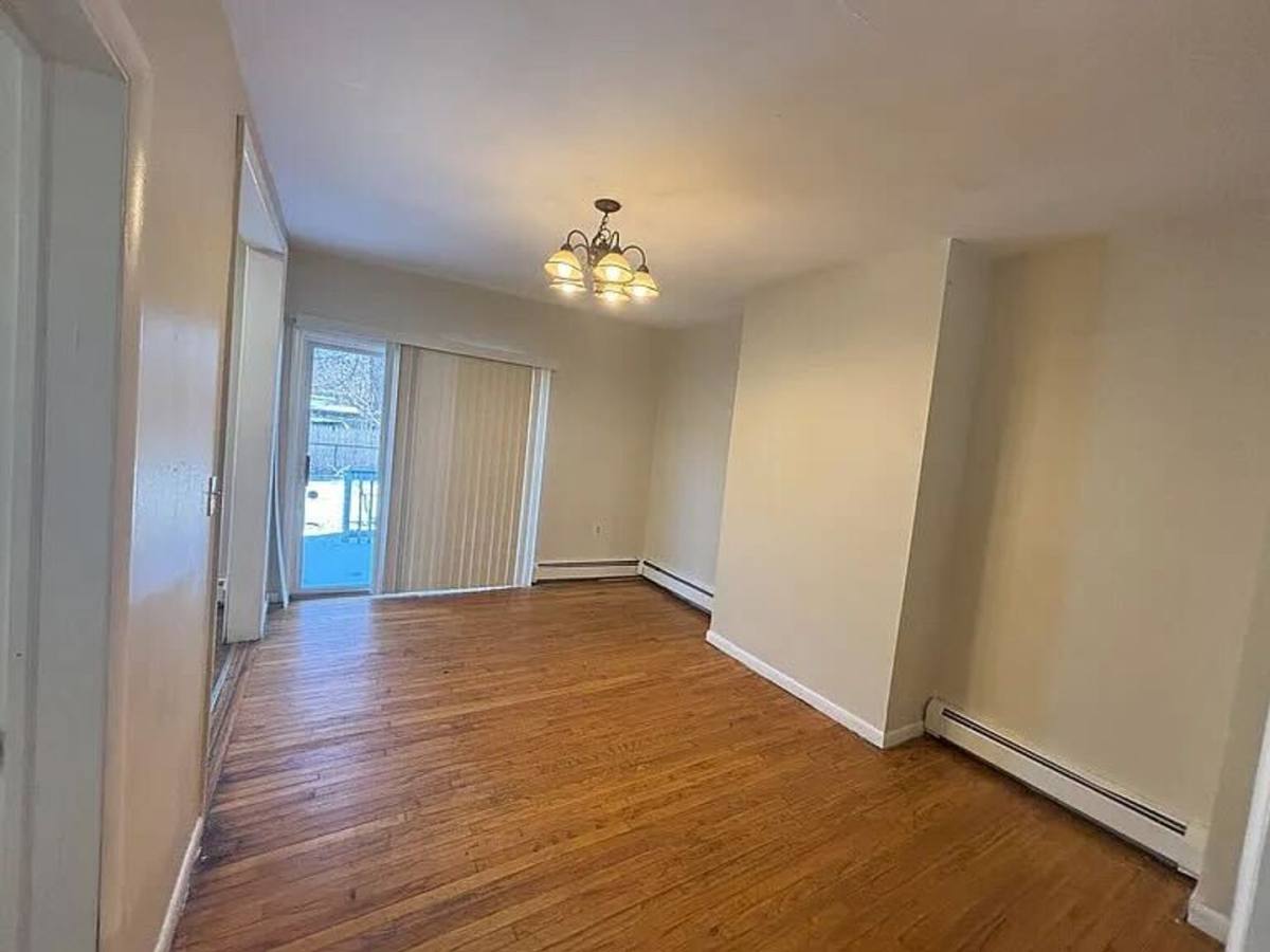 Townhouse for rent at 256 Ontario St, Albany, NY 12203