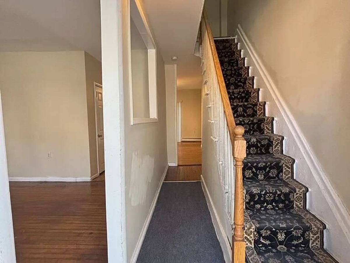 Townhouse for rent at 256 Ontario St, Albany, NY 12203