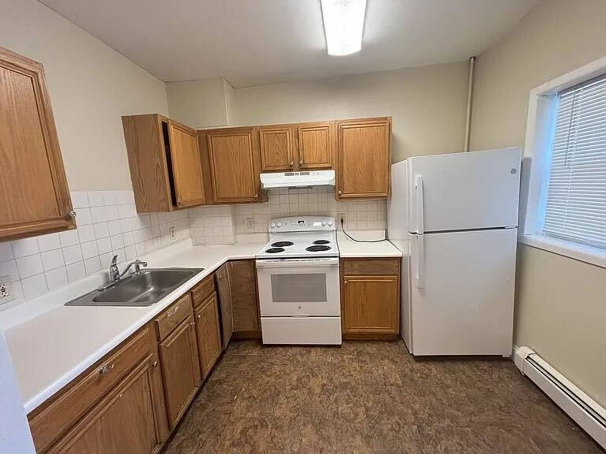 Townhouse for rent at 256 Ontario St, Albany, NY 12203