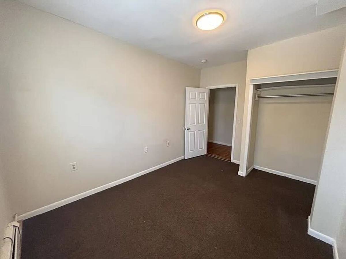 Townhouse for rent at 256 Ontario St, Albany, NY 12203