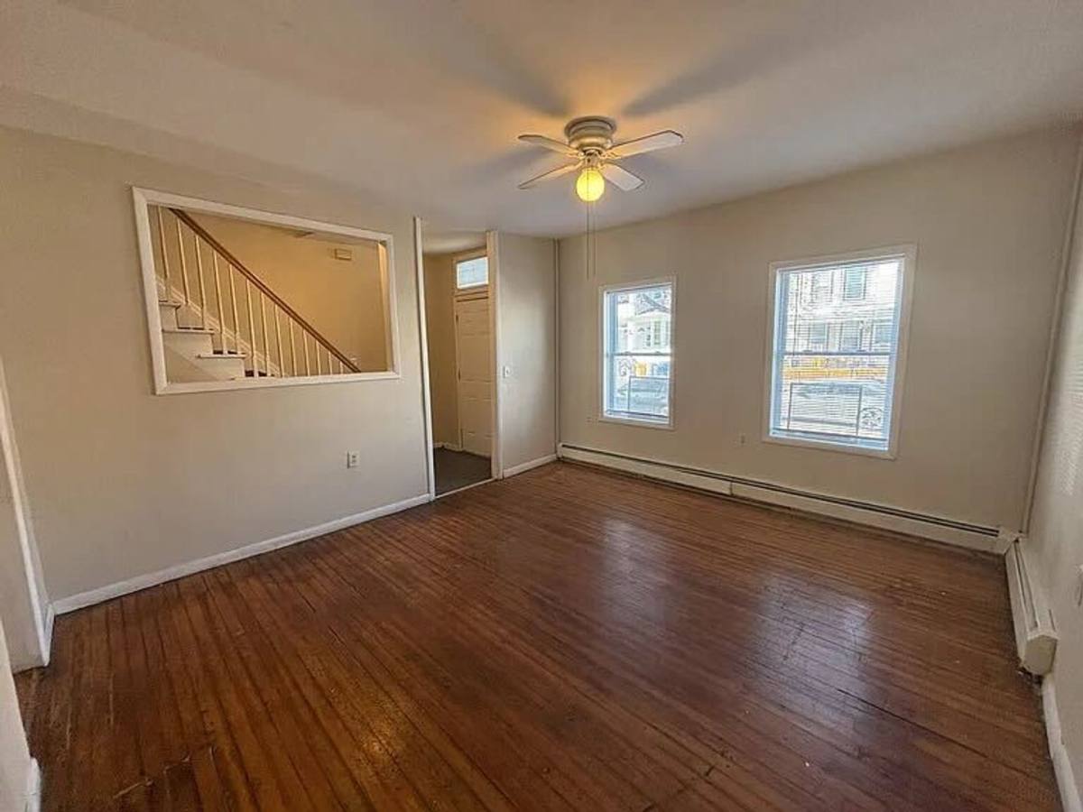Townhouse for rent at 256 Ontario St, Albany, NY 12203