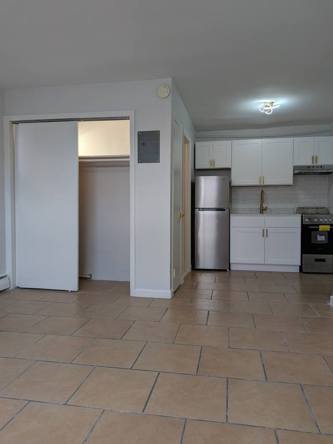 Apartment for rent at 320 Eastern Parkway, Irvington, NJ 07111