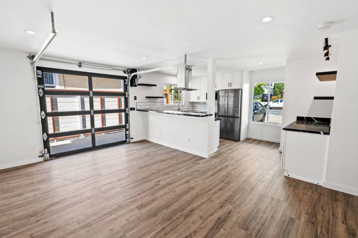 Apartment for rent at 2121 Thomas Ave, San Diego, CA 92109
