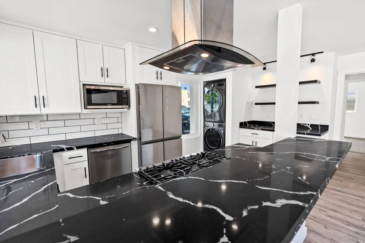 Apartment for rent at 2121 Thomas Ave, San Diego, CA 92109