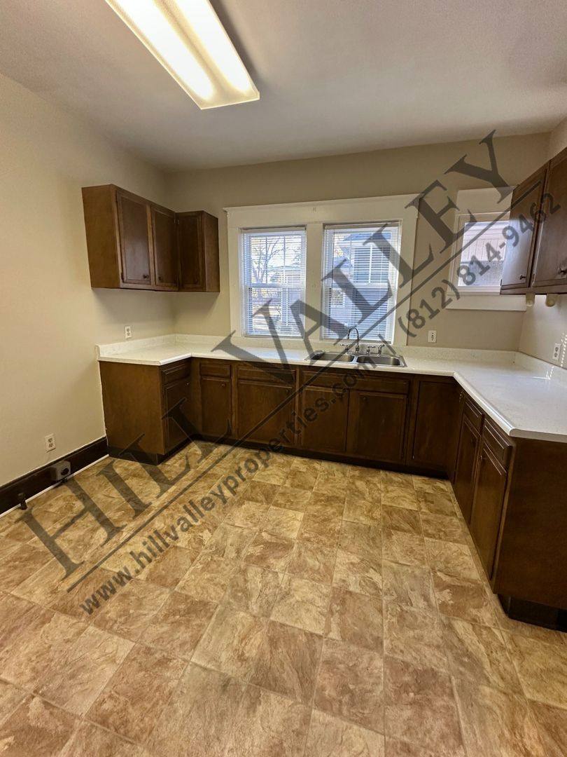 Apartment for rent at 427 Washington Ave, Terre Haute, IN 47802