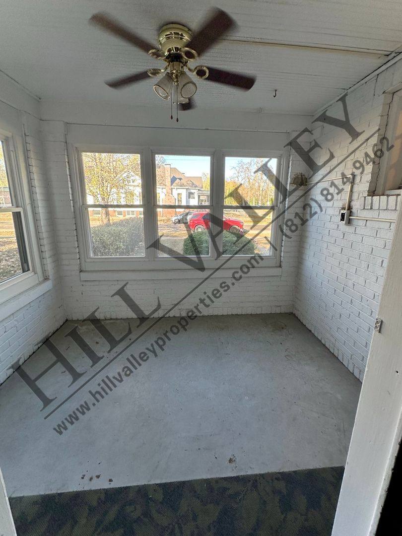 Apartment for rent at 427 Washington Ave, Terre Haute, IN 47802