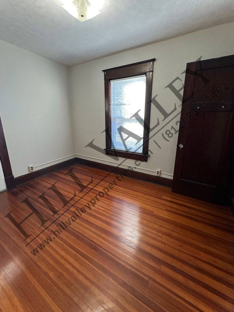 Apartment for rent at 427 Washington Ave, Terre Haute, IN 47802