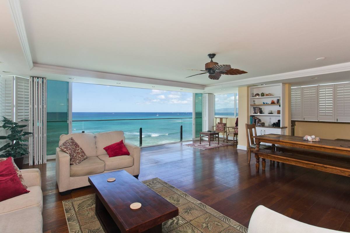 Apartment for rent at 3065 Kalakaua Ave, Honolulu, HI 96815