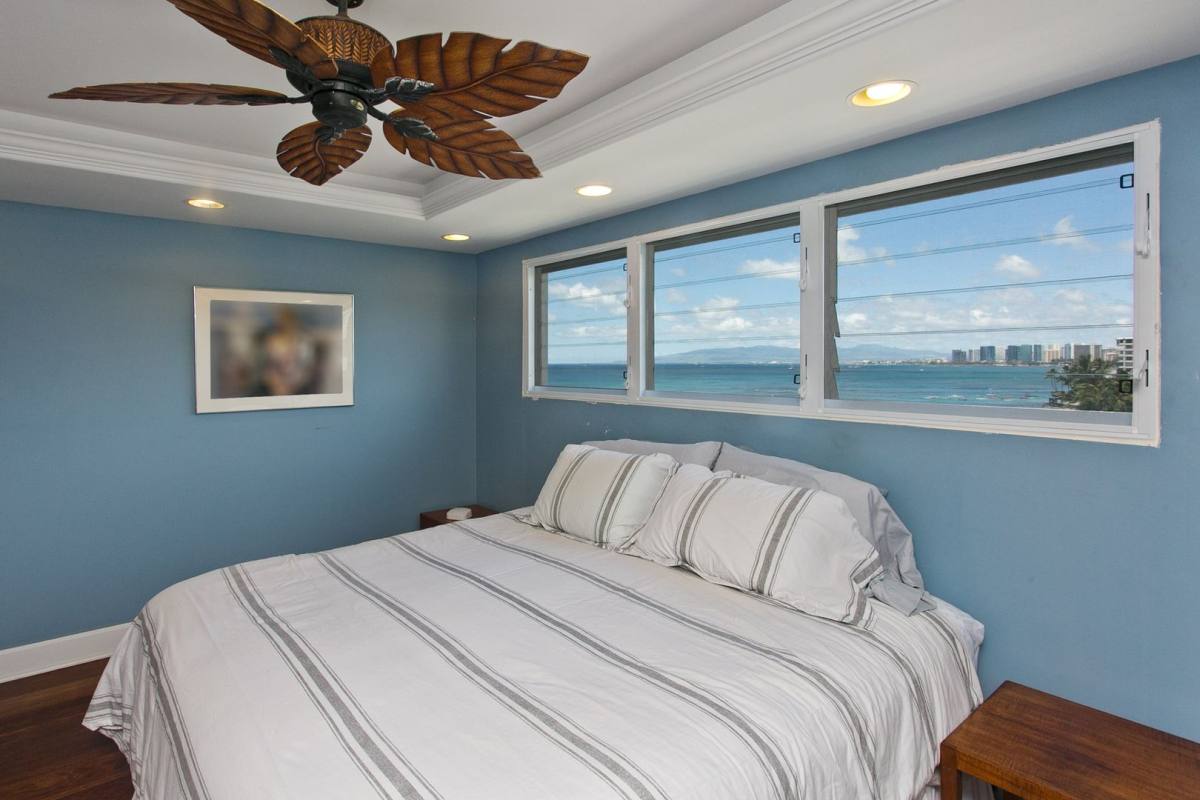 Apartment for rent at 3065 Kalakaua Ave, Honolulu, HI 96815