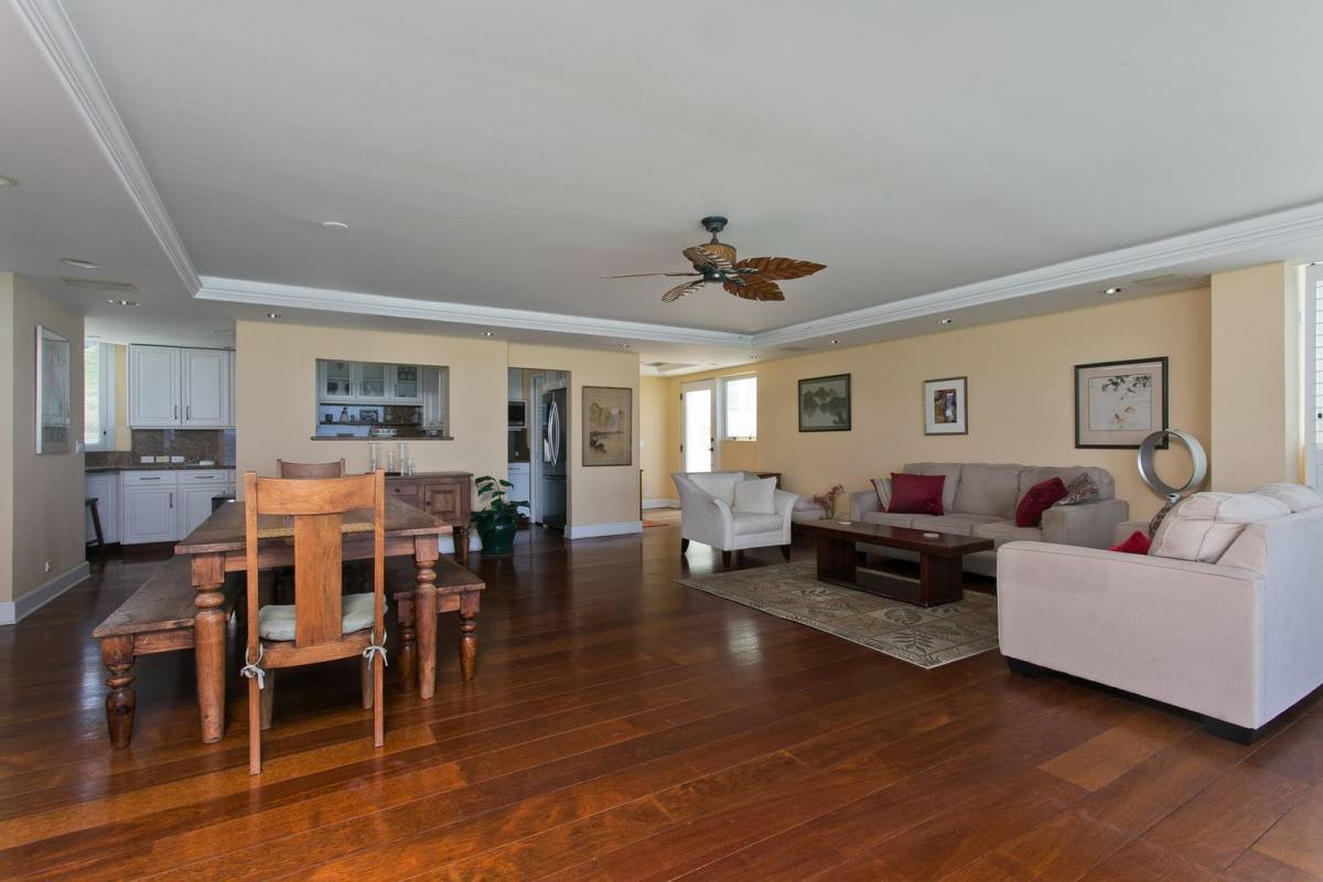 Apartment for rent at 3065 Kalakaua Ave, Honolulu, HI 96815