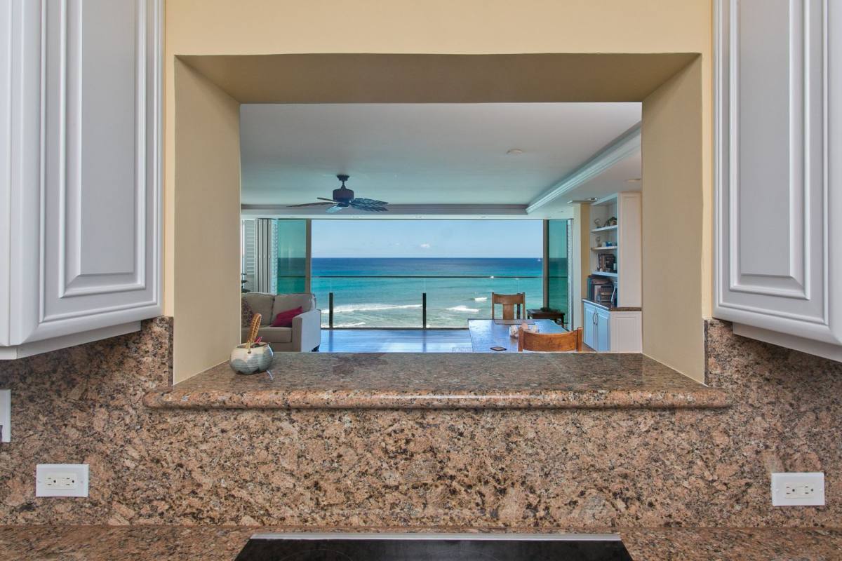 Apartment for rent at 3065 Kalakaua Ave, Honolulu, HI 96815