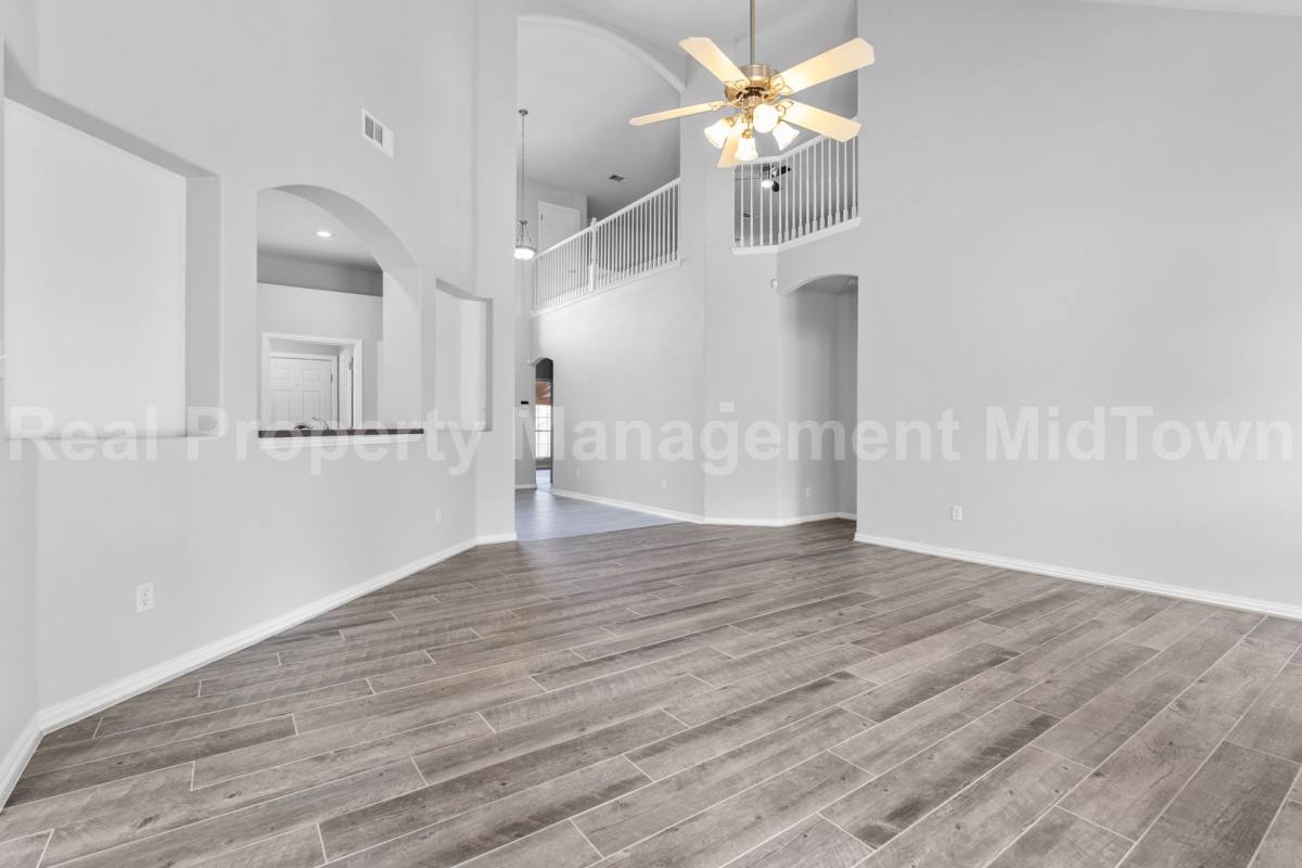 House for rent at 343 Mesquite Hill Drg, Arlington, TX 76002