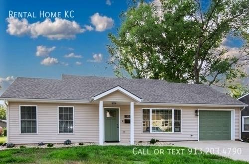 House for rent at 7620 Robinson St, Overland Park, KS 66204