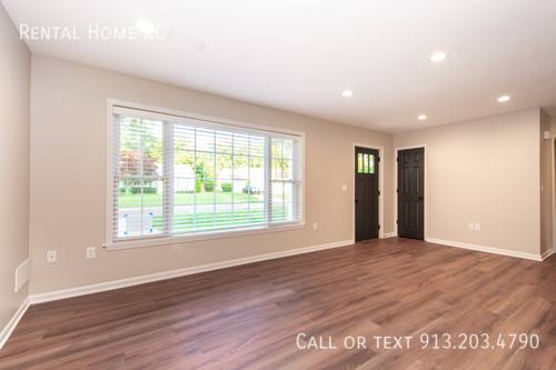 House for rent at 7620 Robinson St, Overland Park, KS 66204