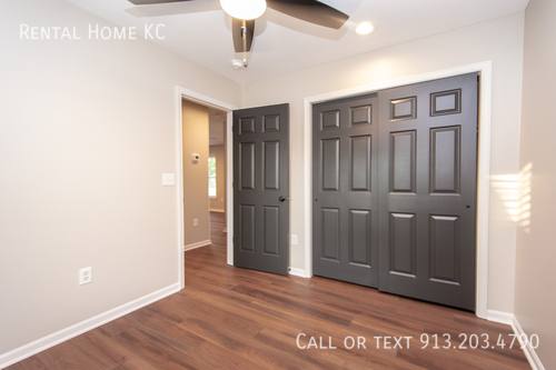 House for rent at 7620 Robinson St, Overland Park, KS 66204