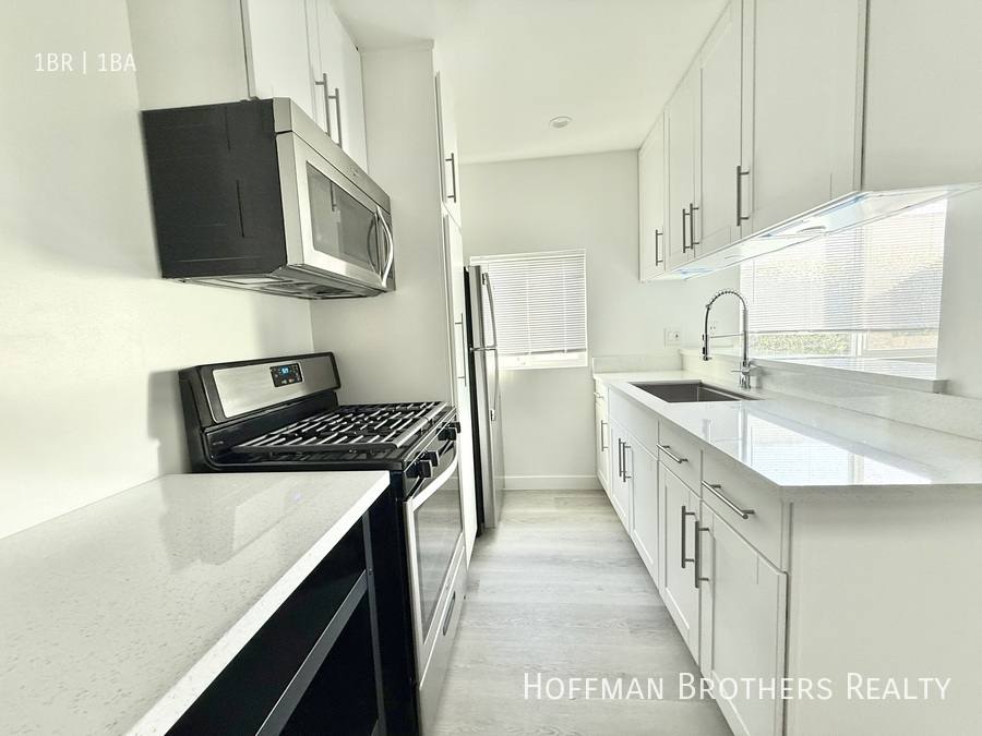 Apartment for rent at 1315 N June St #117, Los Angeles, CA 90028