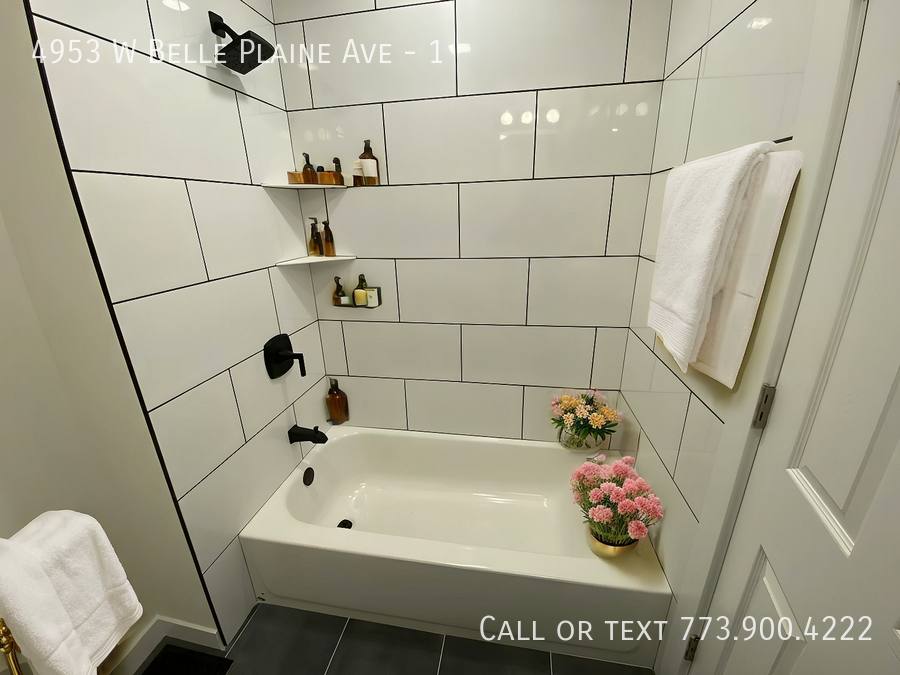 Apartment for rent at 4953 W Belle Plaine Ave #1, Chicago, IL 60641