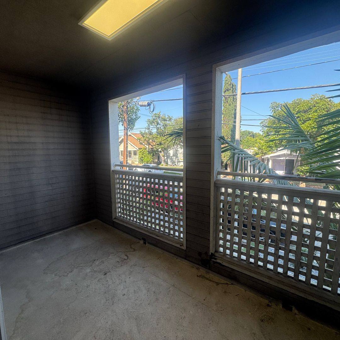 Apartment for rent at 1355 Loma Ave, Long Beach, CA 90804
