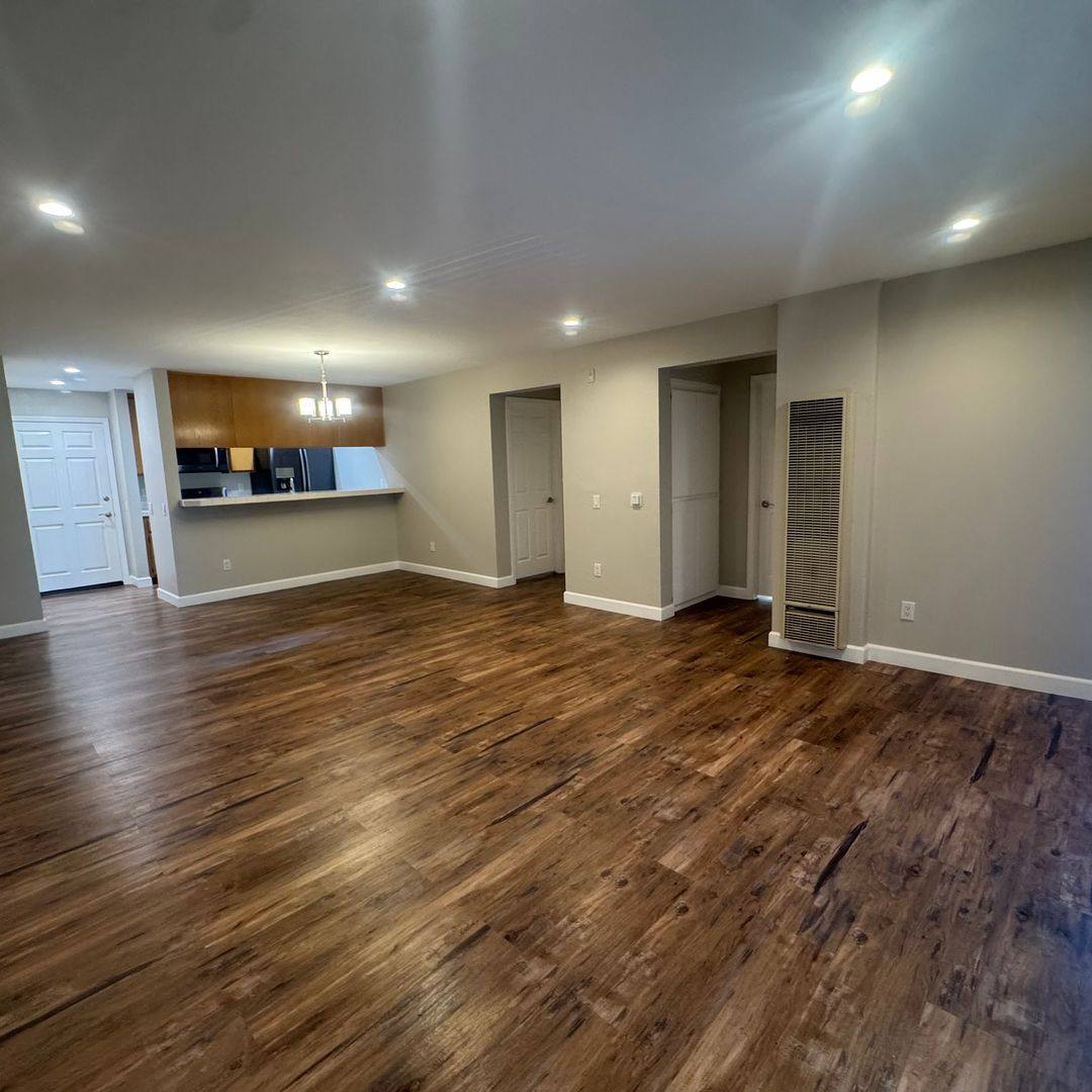 Apartment for rent at 1355 Loma Ave, Long Beach, CA 90804