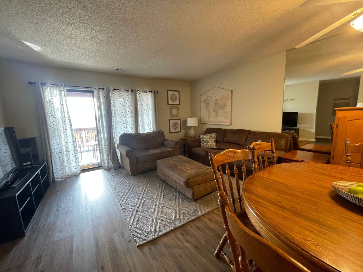 Apartment for rent at 193 Avondale Dr #10, Branson, MO 65616