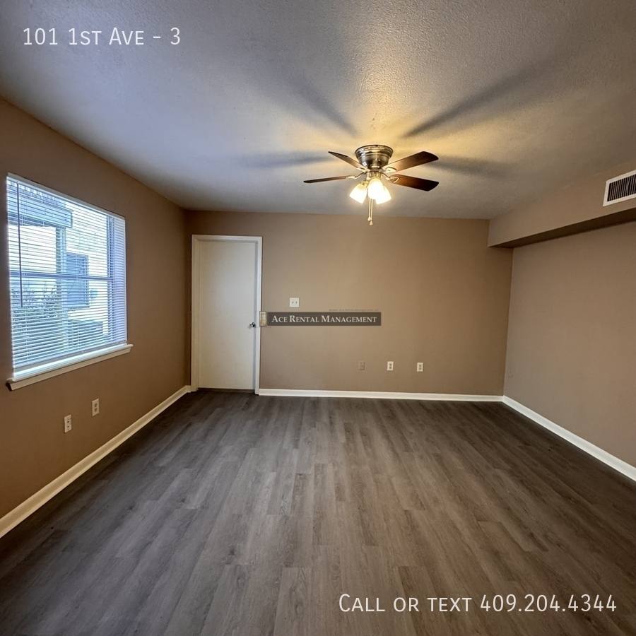 Apartment for rent at 101 1st Ave #3, Nederland, TX 77627