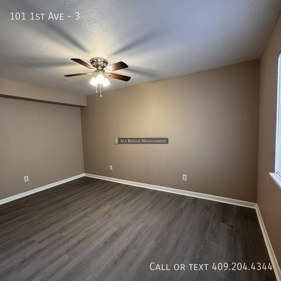 Apartment for rent at 101 1st Ave #3, Nederland, TX 77627