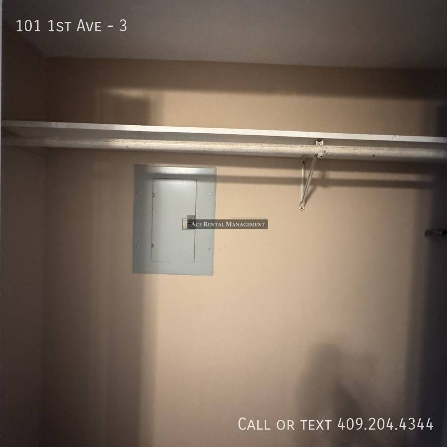 Apartment for rent at 101 1st Ave #3, Nederland, TX 77627
