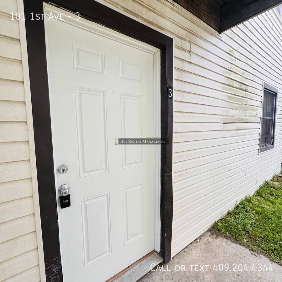 Apartment for rent at 101 1st Ave #3, Nederland, TX 77627
