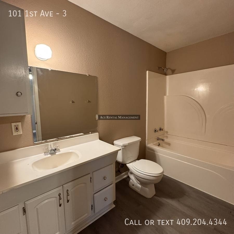 Apartment for rent at 101 1st Ave #3, Nederland, TX 77627