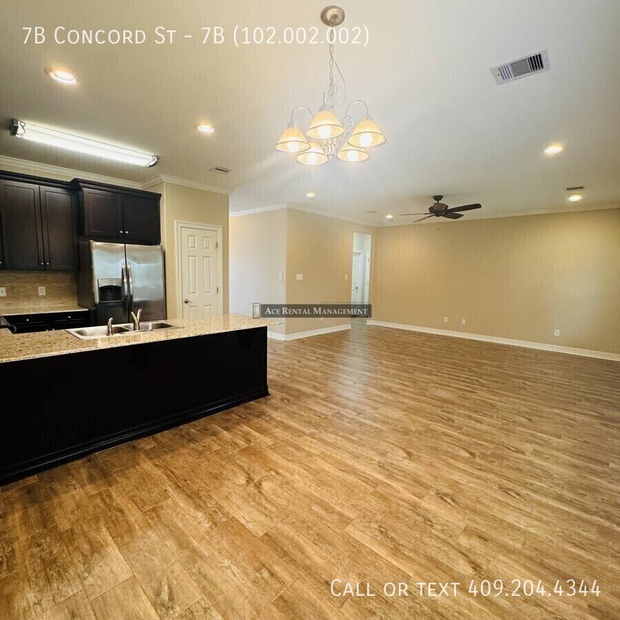 Apartment for rent at 7B Concord St #7B 102-002-002, Orange, TX 77630