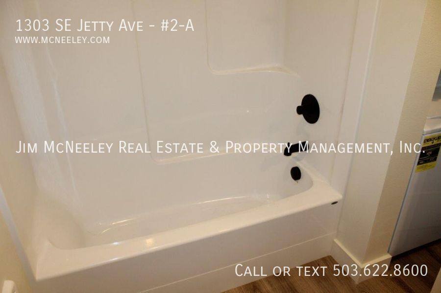 Apartment for rent at 1303 SE Jetty Ave #2-A, Warrenton, OR 97146