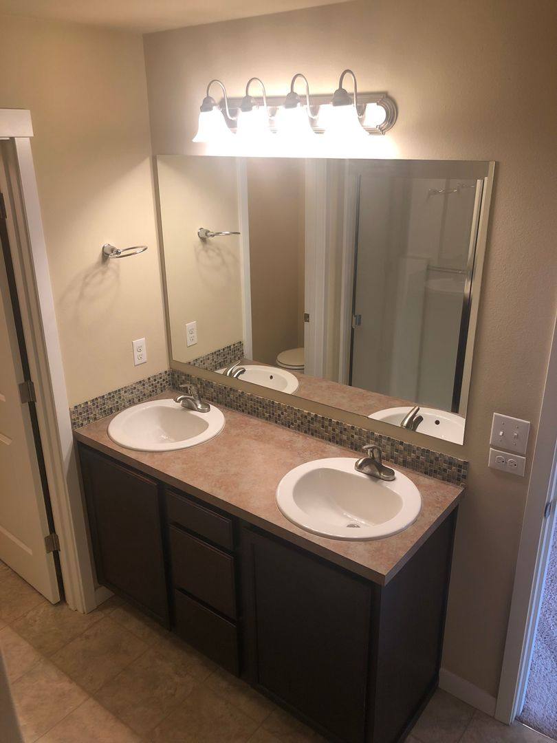 Townhouse for rent at 14015 34th Dr SE, Bothell, WA 98012