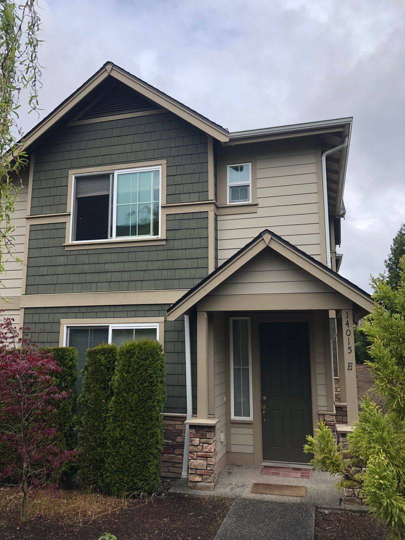 Townhouse for rent at 14015 34th Dr SE, Bothell, WA 98012