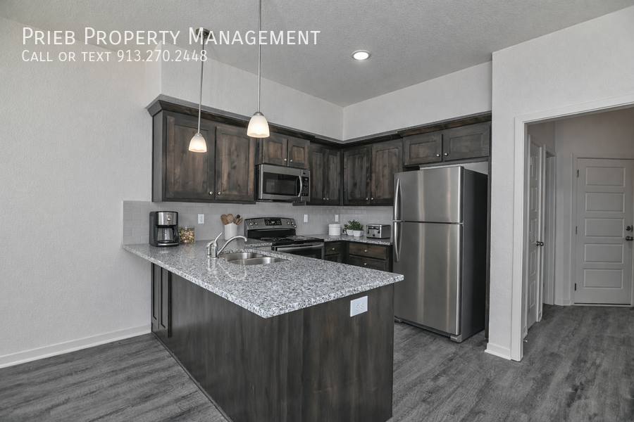 Townhouse for rent at 3225 N 103rd Place #BUILDING 33, Kansas City, KS 66109