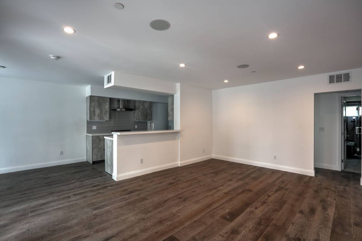 Apartment for rent at 1105 Alta Loma Rd, West Hollywood, CA 90069