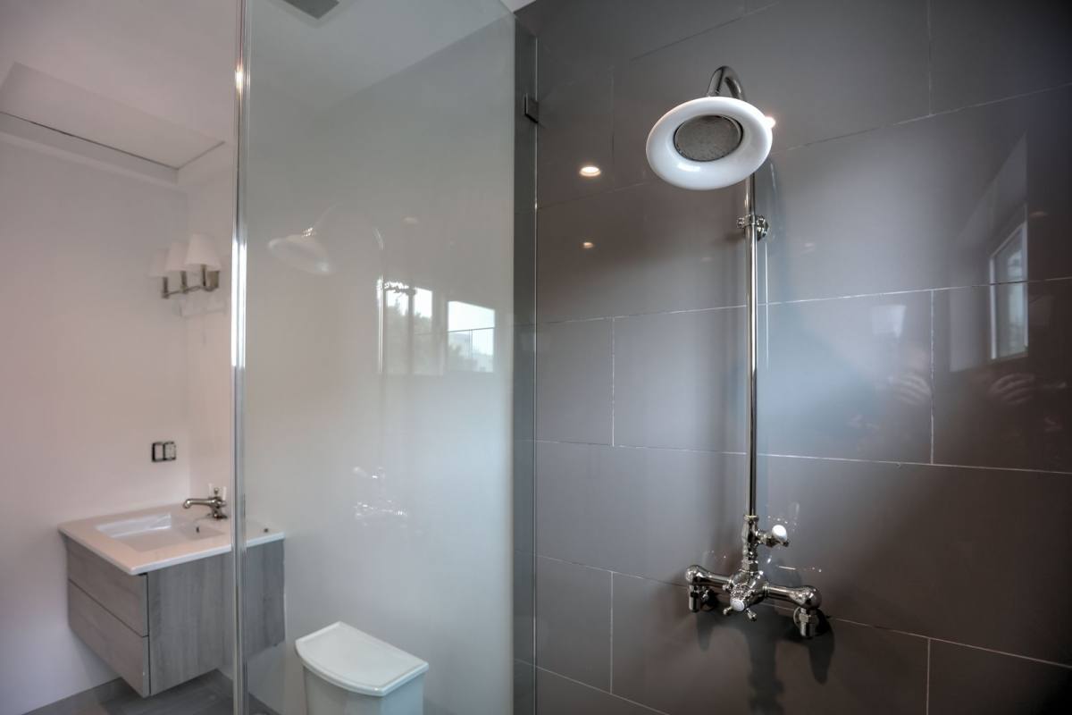 Apartment for rent at 1105 Alta Loma Rd, West Hollywood, CA 90069