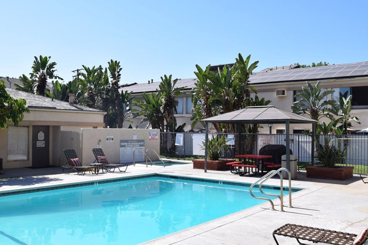 Apartment for rent at 2841 E Lincoln Ave, Anaheim, CA 92806
