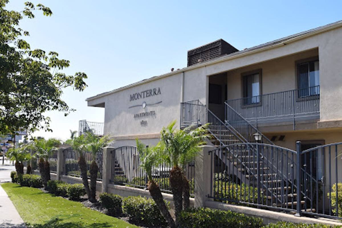 Apartment for rent at 2841 E Lincoln Ave, Anaheim, CA 92806