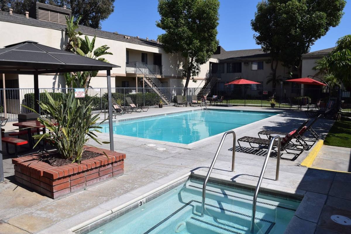 Apartment for rent at 2841 E Lincoln Ave, Anaheim, CA 92806