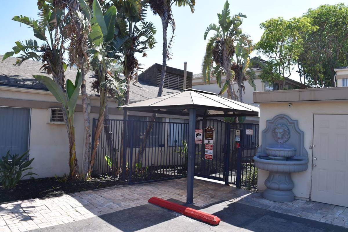 Apartment for rent at 2841 E Lincoln Ave, Anaheim, CA 92806