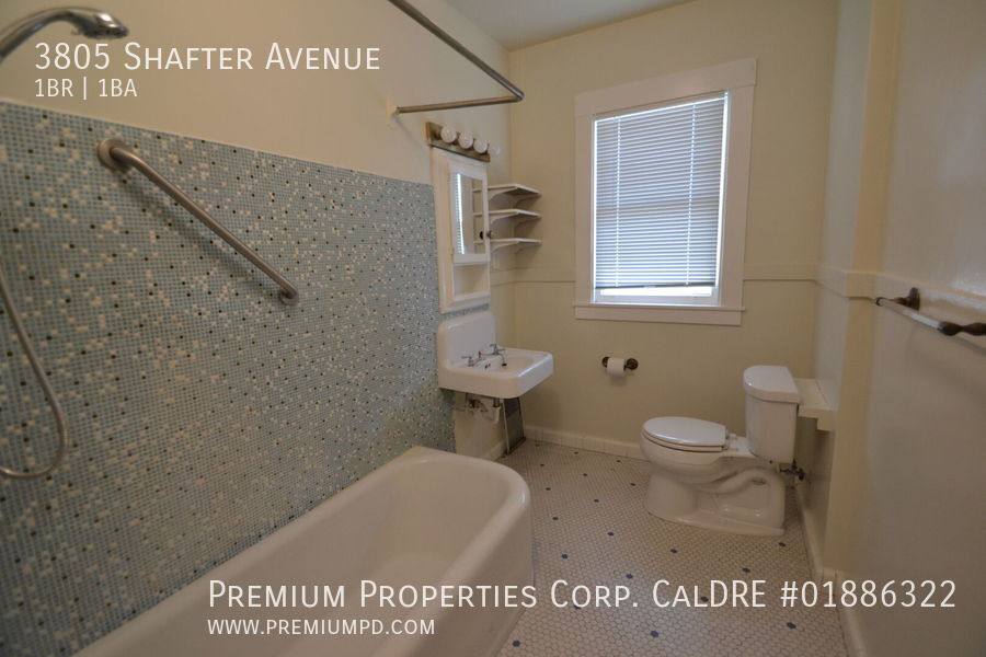 Apartment for rent at 3805 Shafter Ave, Oakland, CA 94609