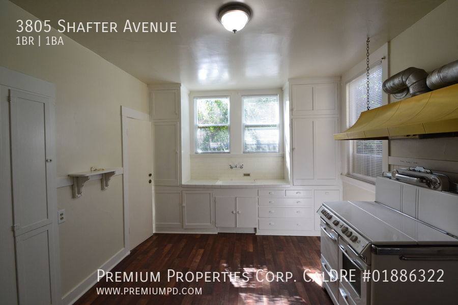 Apartment for rent at 3805 Shafter Ave, Oakland, CA 94609