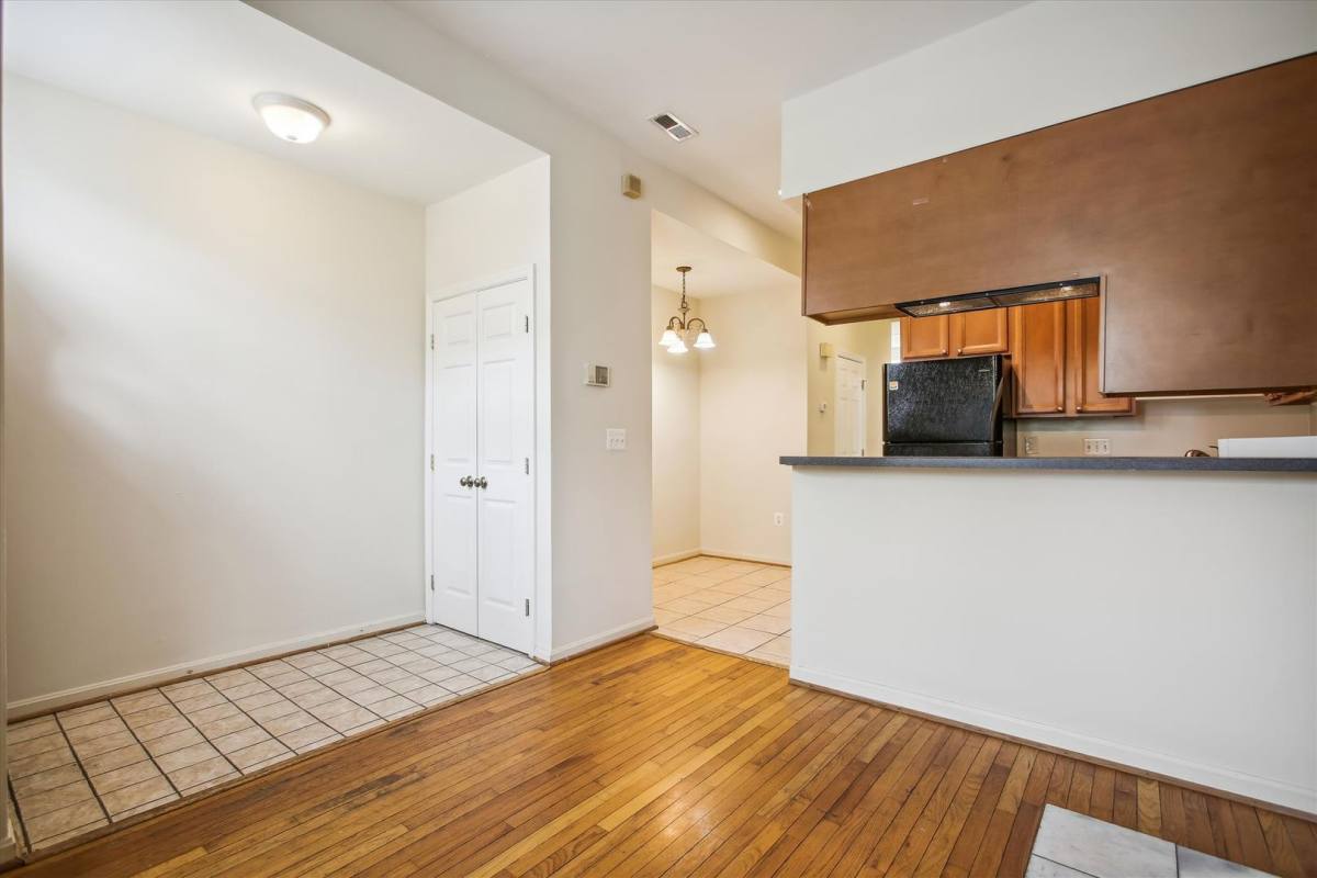 Apartment for rent at 2025 11th St NW, Washington, DC 20001