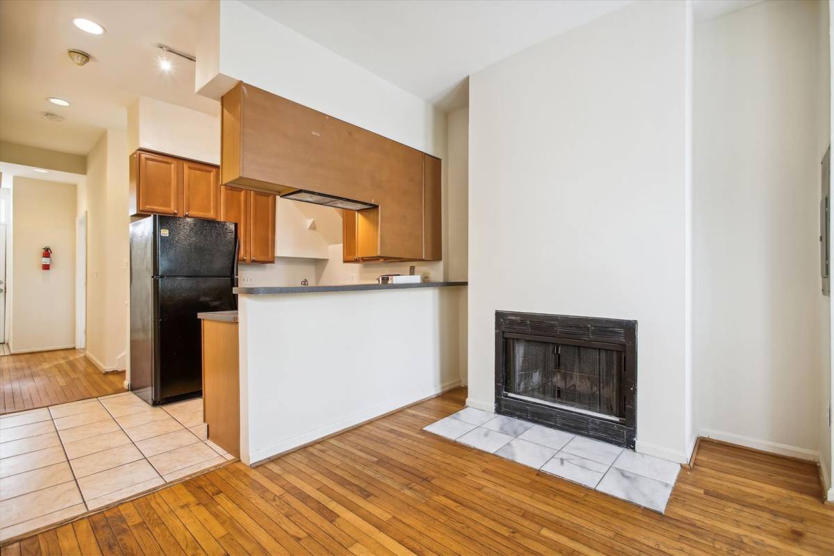 Apartment for rent at 2025 11th St NW, Washington, DC 20001
