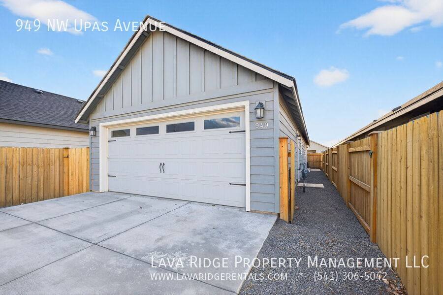 House for rent at 949 NW Underpass Ave, Redmond, OR 97756